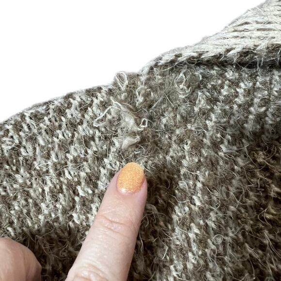 Women’s Knit Vest Open Front Cardigan 100% arcylic fuzzy tan and brown one size - Picture 3 of 11